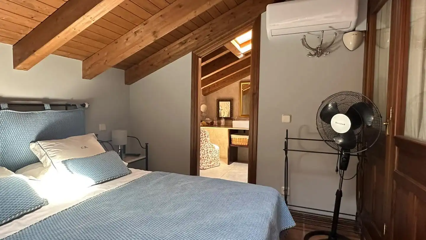 Dormitori de Casa o xalet en venda en Mombeltrán, Ávila