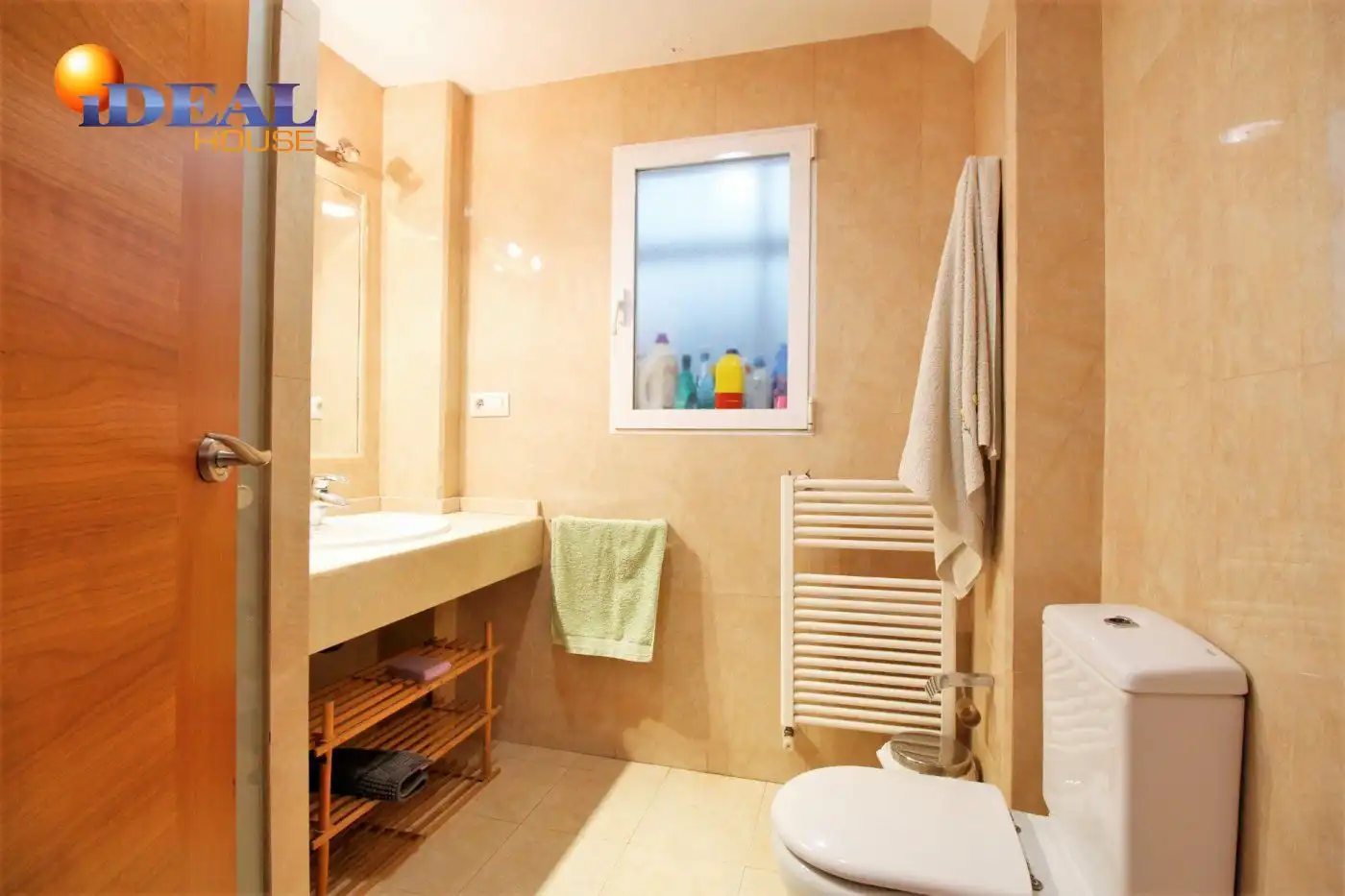 Bathroom of Flat for rent in Granada  with Heating and Storage room