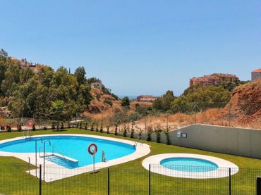 Apartment with pool for sale in Torreblanca del Sol