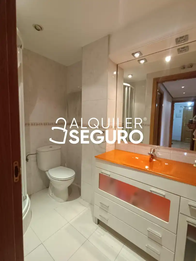 Bathroom of Flat for rent in Leganés  with Heating, Storage room and Furnished