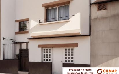 Vista exterior de Casa adosada en venda en Las Palmas de Gran Canaria amb Terrassa i Traster