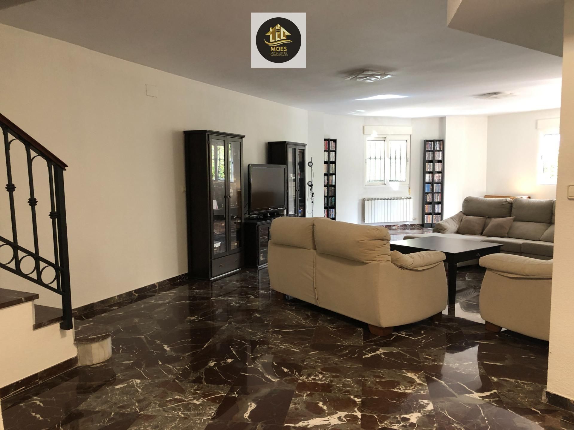 Sala d'estar de Casa adosada en venda en  Jaén Capital amb Aire condicionat, Calefacció i Terrassa