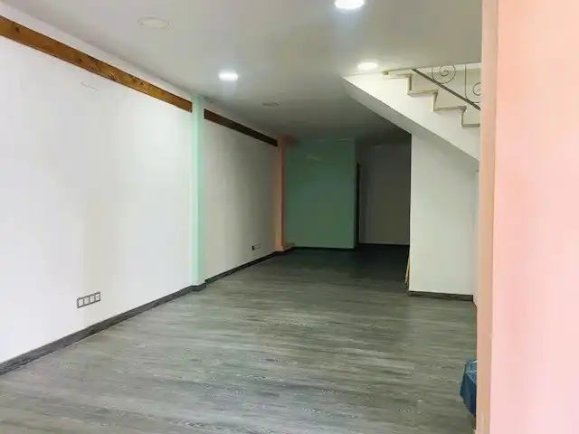 Business premises for sale in Carrer de la Independència, imagen 2