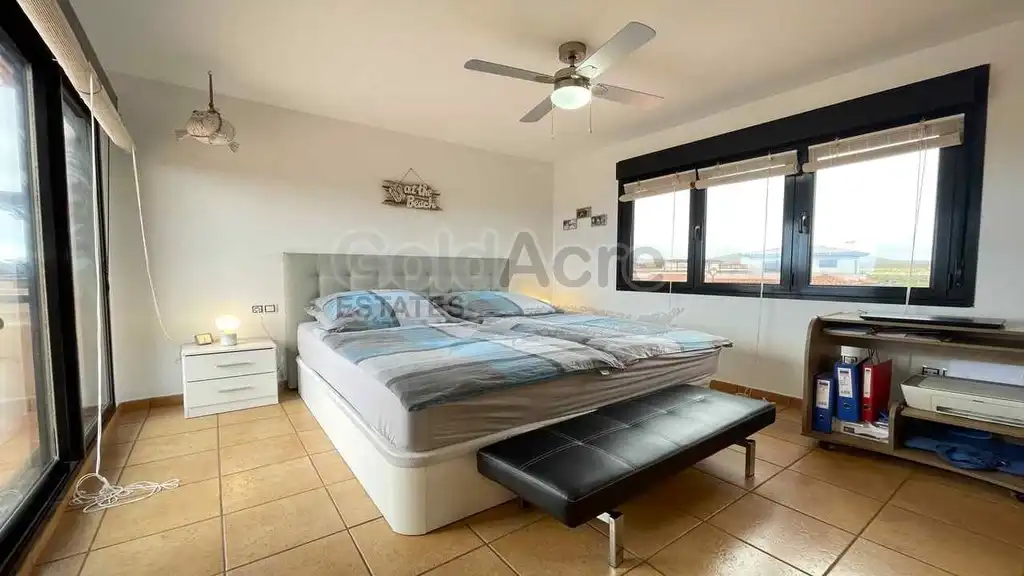 Dormitori de Casa o xalet en venda en La Oliva