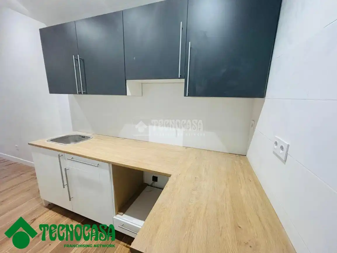 Kitchen of Flat for sale in Toledo  with Air Conditioner and Private garden