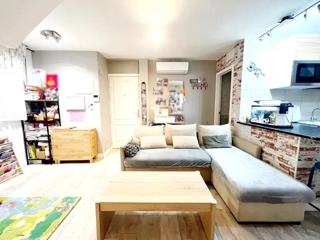 Sala d'estar de Àtic en venda en Alcalá de Henares amb Aire condicionat, Calefacció i Terrassa