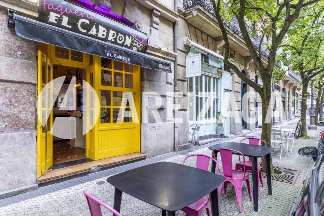 Local de lloguer a Sanchez Toca Kalea, 1, Área Romántica