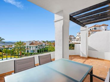 Apartment mit Pool zum Verkauf in Golf Bahía