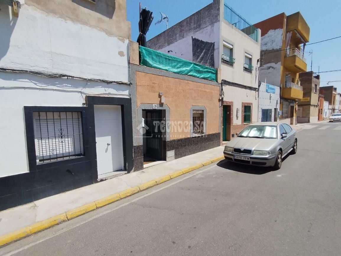 Vista exterior de Casa o xalet en venda en Badajoz Capital