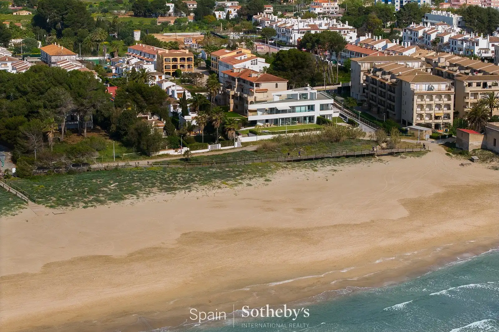 Außenansicht von Einfamilien-Reihenhaus zum Verkauf in Alcalà de Xivert mit Klimaanlage, Heizung und Privatgarten
