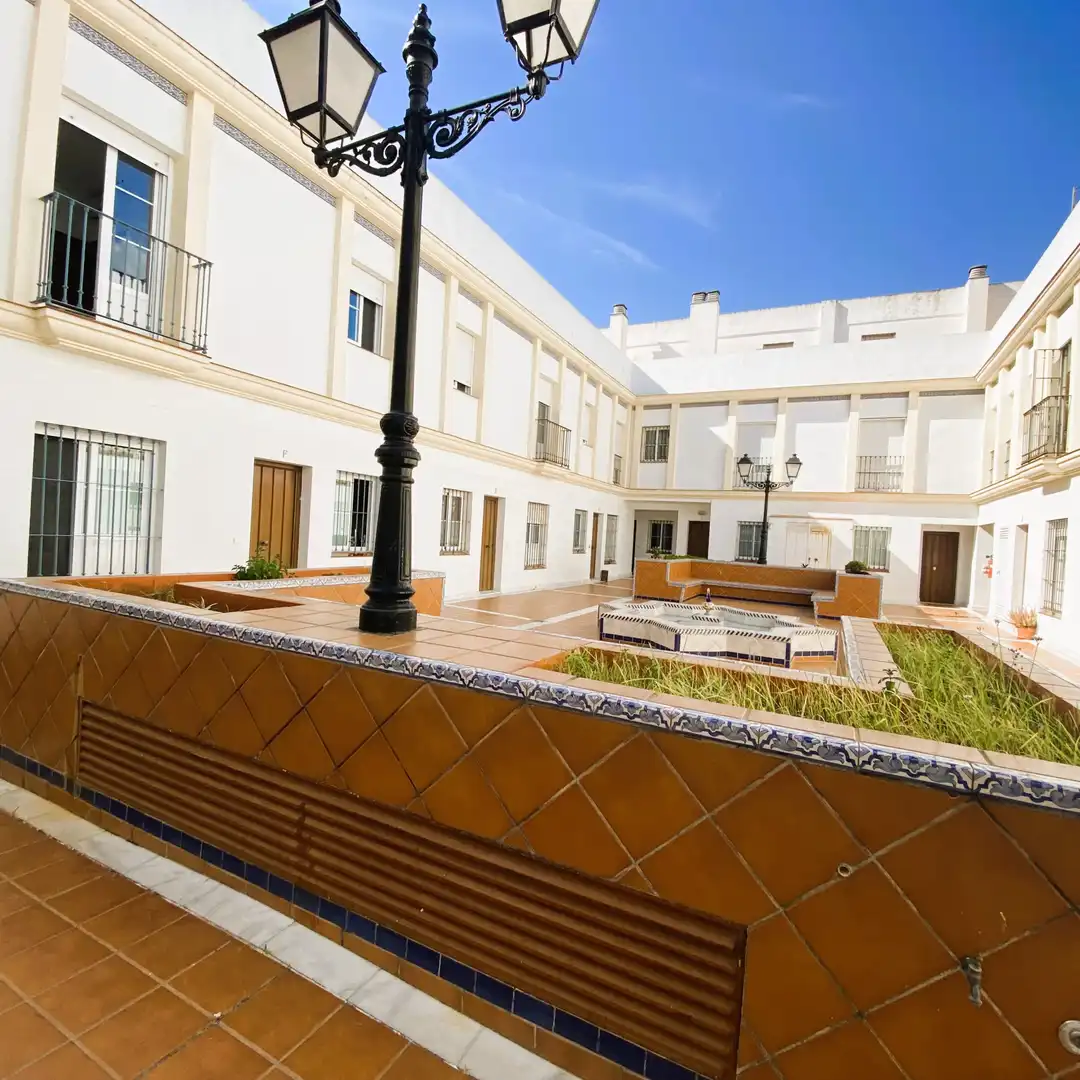 Vista exterior de Casa adosada en venta en Dos Hermanas con Aire acondicionado, Parquet y Trastero