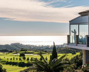 Vista exterior de Casa o xalet en venda en Mijas amb Aire condicionat, Terrassa i Piscina