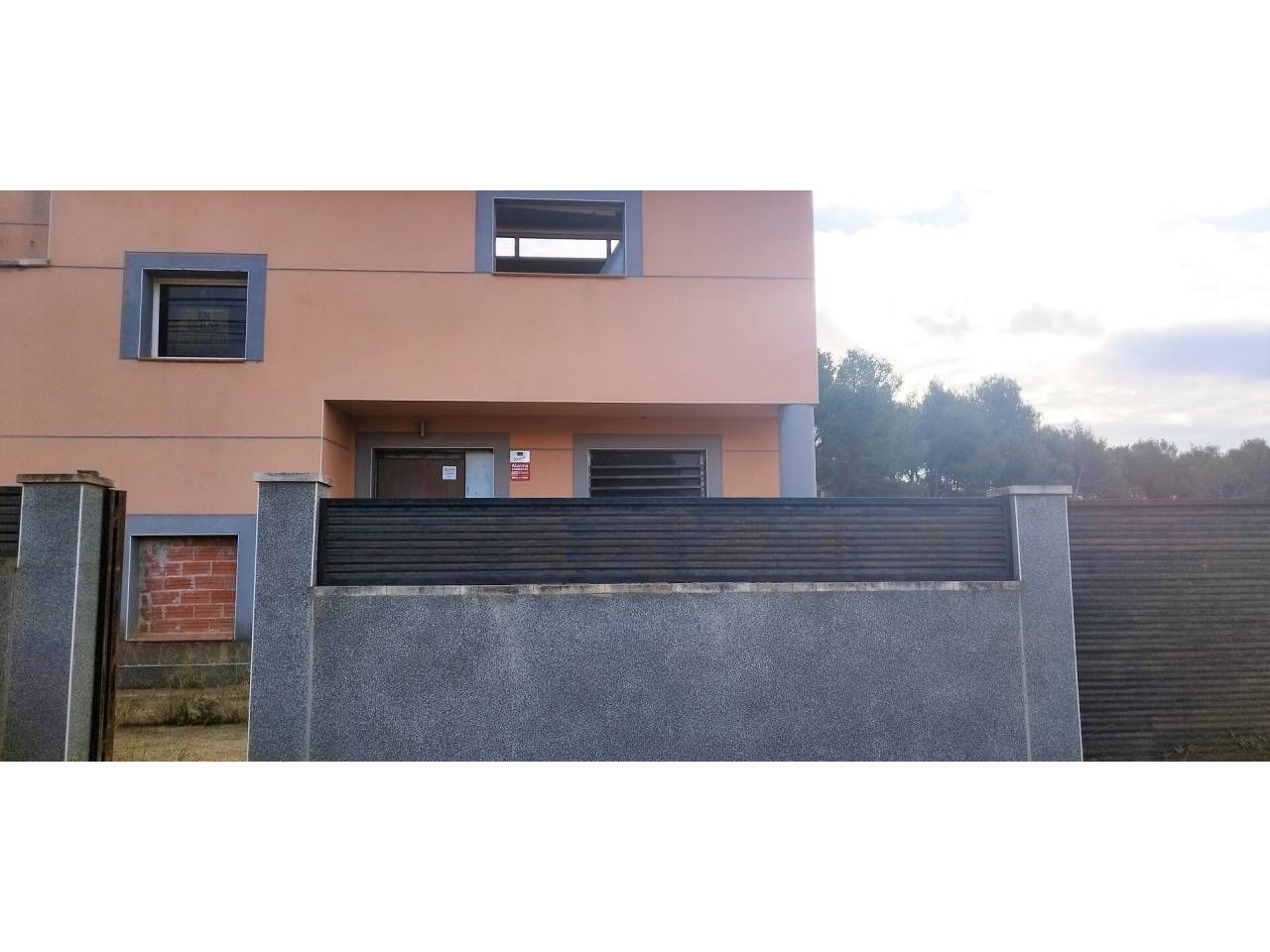 Vista exterior de Casa o xalet en venda en Cabra del Camp amb Jardí privat i Terrassa