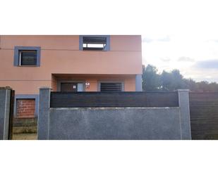 Vista exterior de Casa o xalet en venda en Cabra del Camp amb Jardí privat i Terrassa