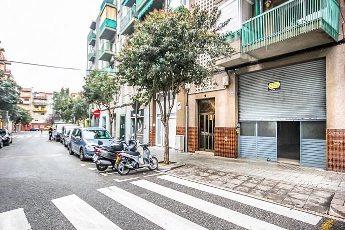 Vista exterior de Local en venda en Mataró