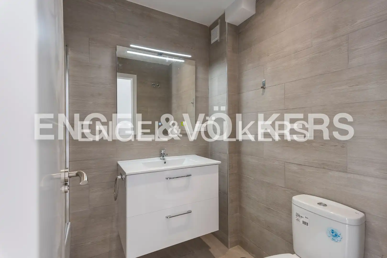 Baño de Piso de alquiler en Madrid con Aire acondicionado, Calefacción y Terraza