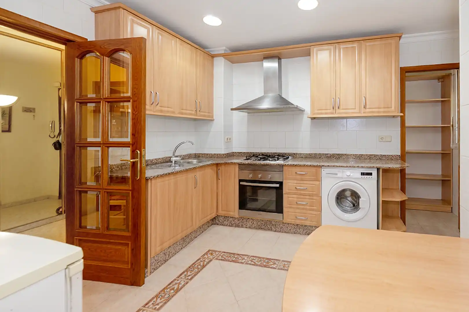 Cocina de Piso en venta en Málaga con Amueblado, Balcón y Piscina comunitaria