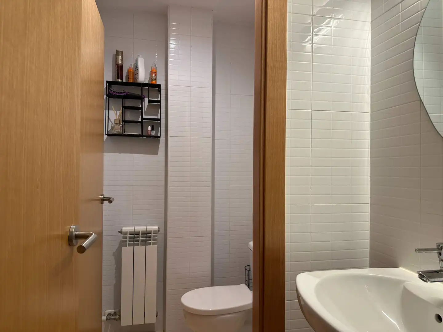 Baño de Casa adosada en venta en Sant Esteve Sesrovires con Aire acondicionado, Calefacción y Jardín privado