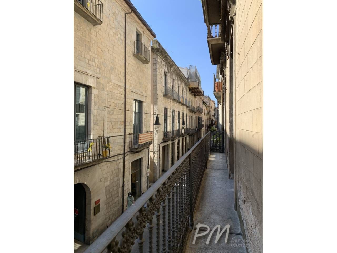 Vista exterior de Pis de lloguer en Girona Capital amb Terrassa, Moblat i Balcó