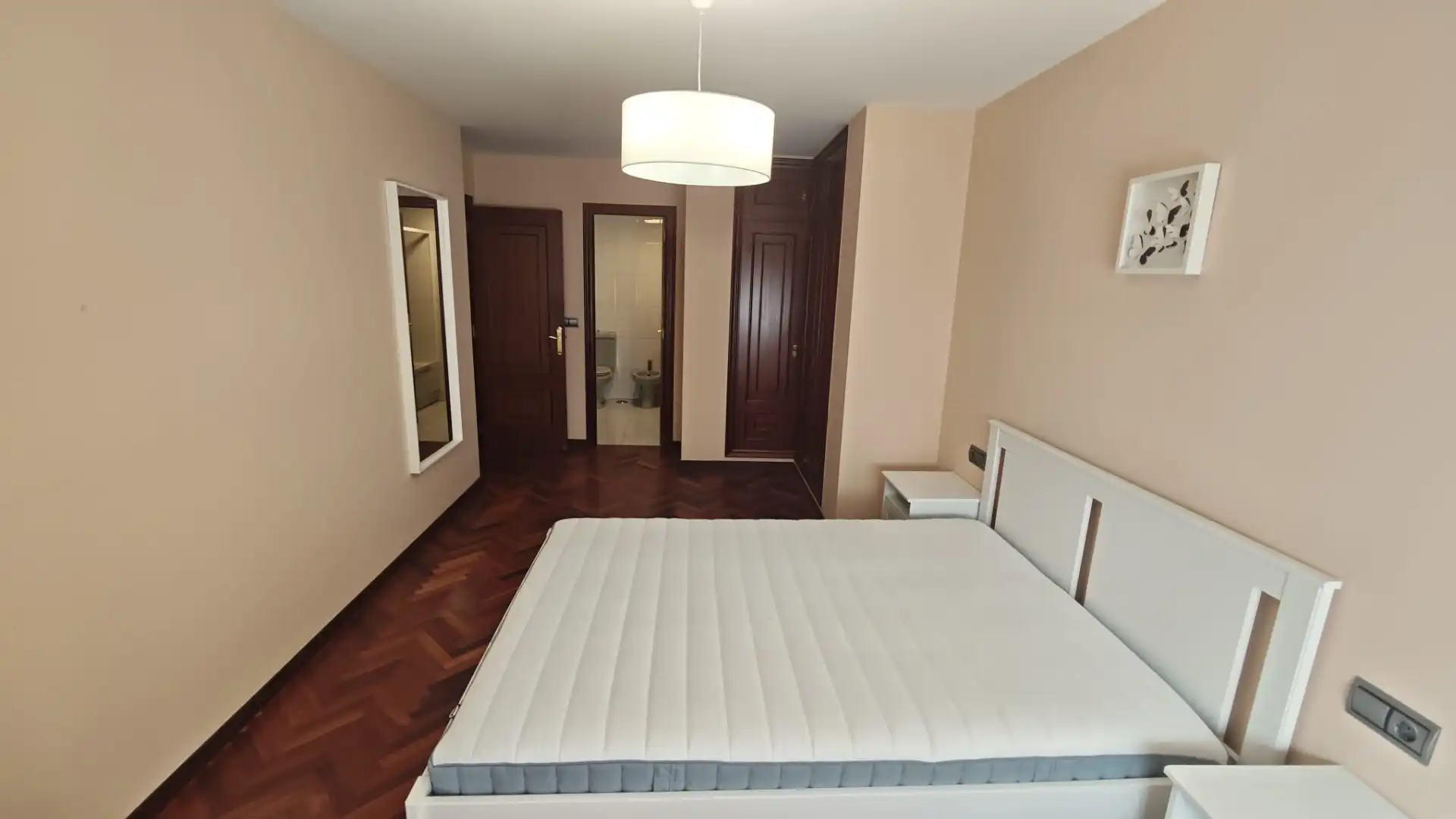 Habitación de Piso de alquiler en Culleredo con Jardín privado, Parquet y Amueblado