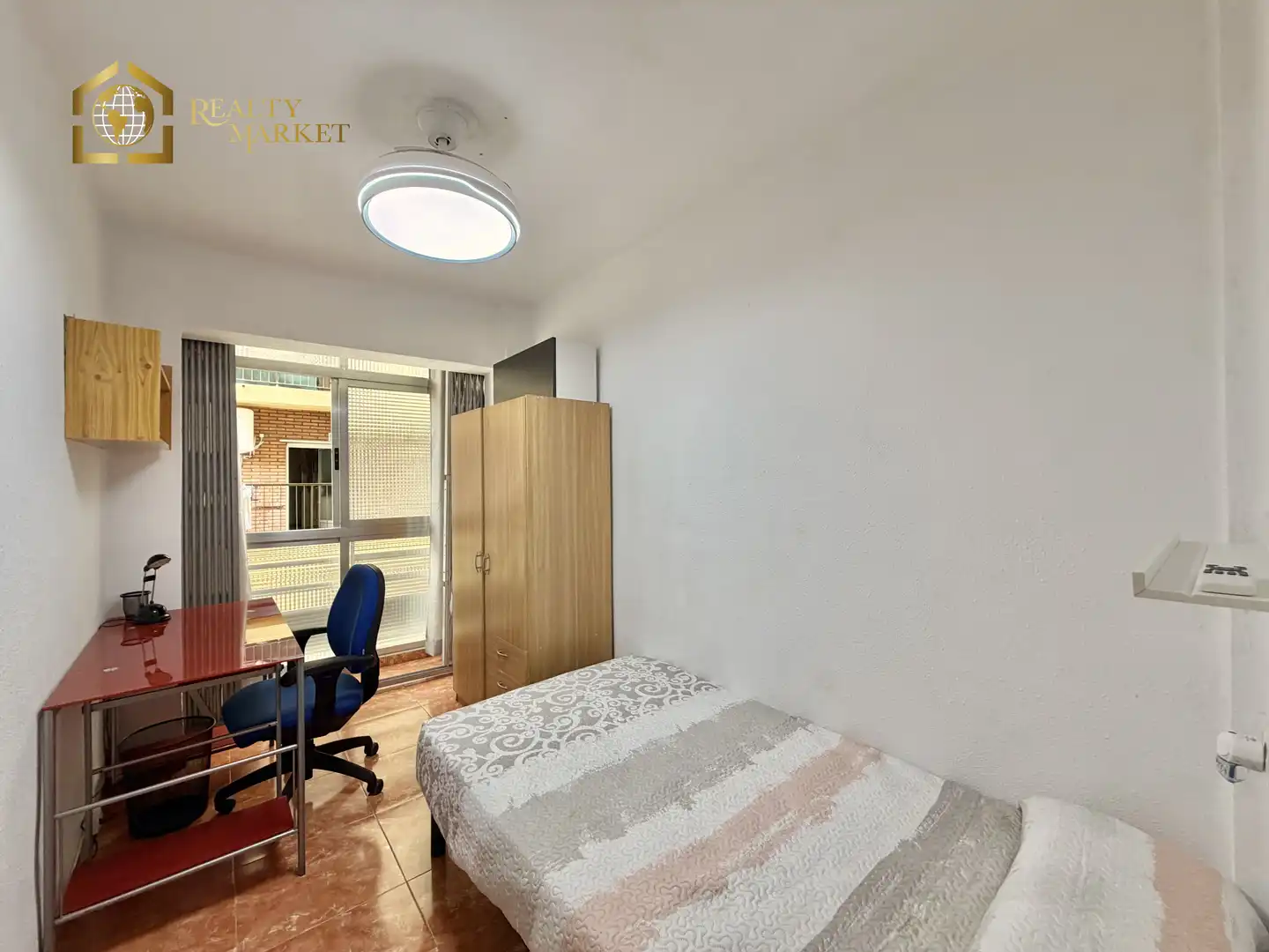 Habitación de Piso de alquiler en Valencia con Trastero y Amueblado
