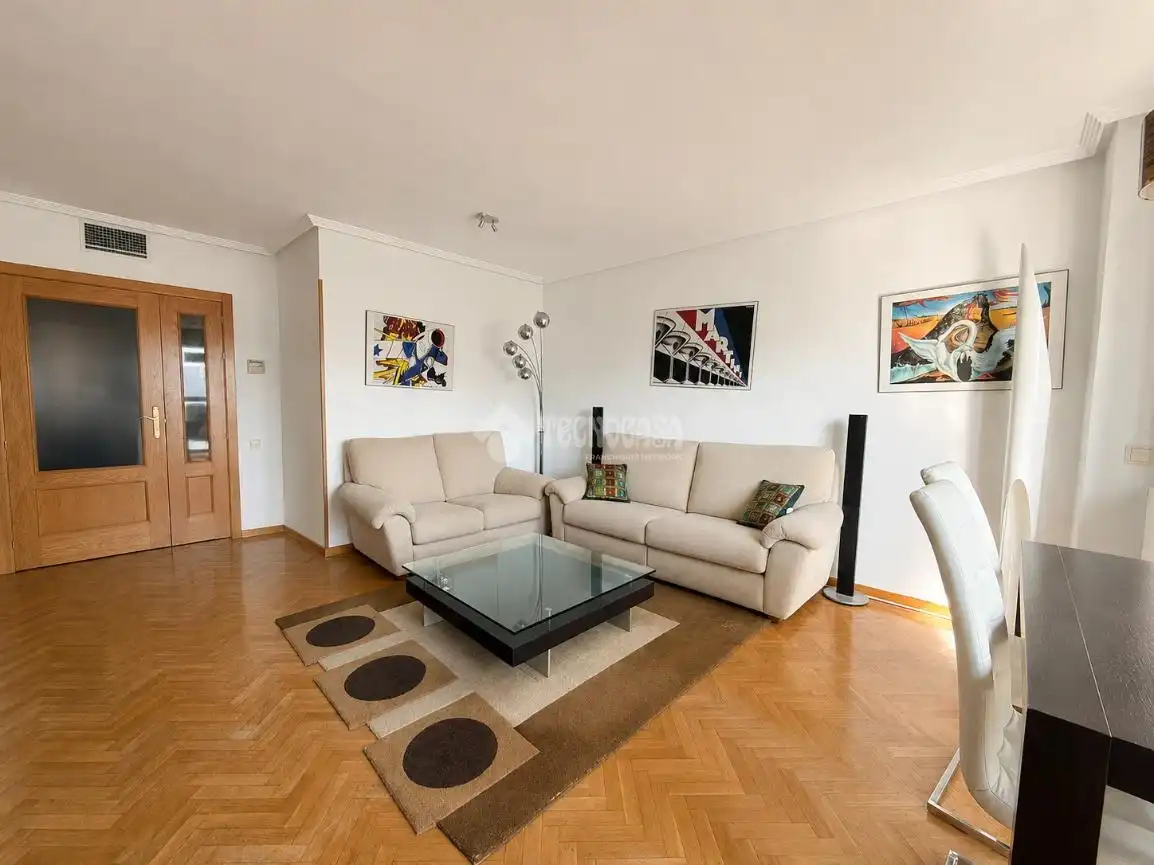 Living room of Flat for sale in Madrid  with Air Conditioner and Community pool