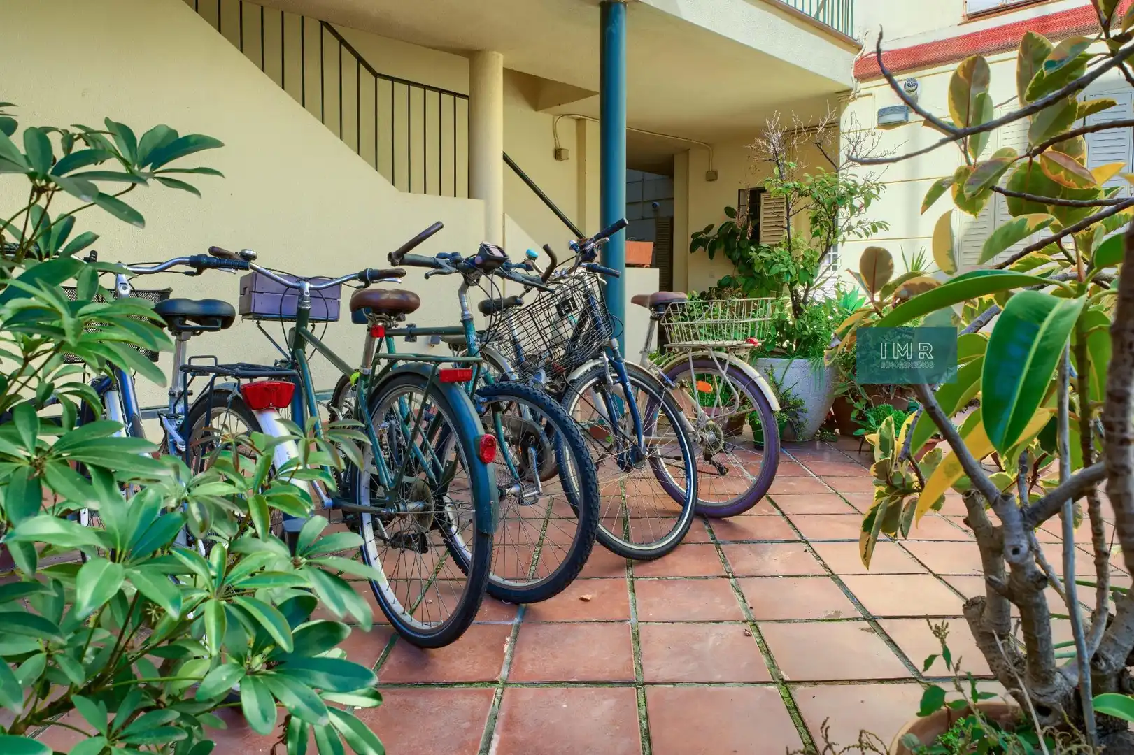 Exterior view of Duplexes for sale in Sevilla  with Air Conditioner, Storage room and Community pool