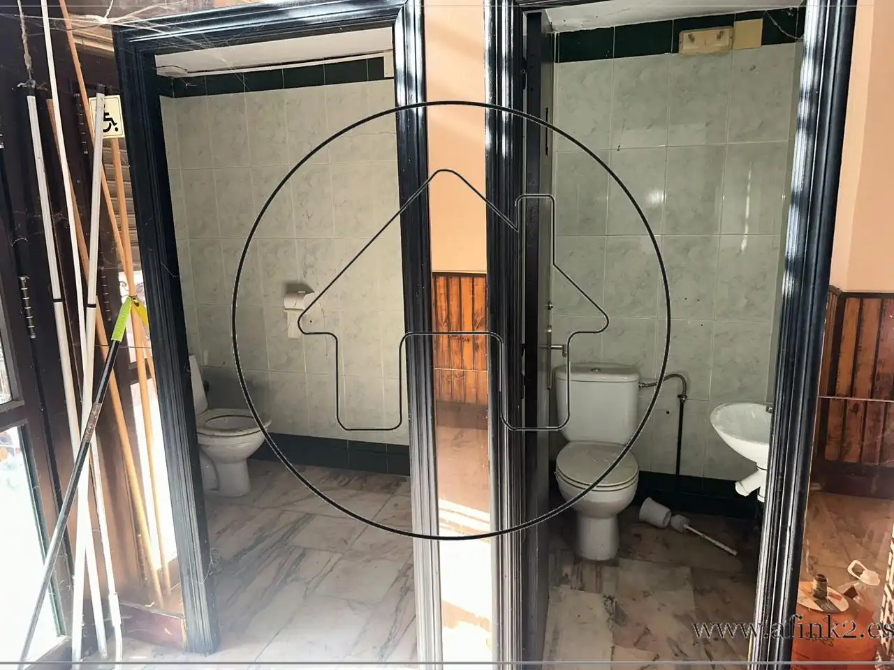 Bathroom of Commercial properties for rent in Huelva
