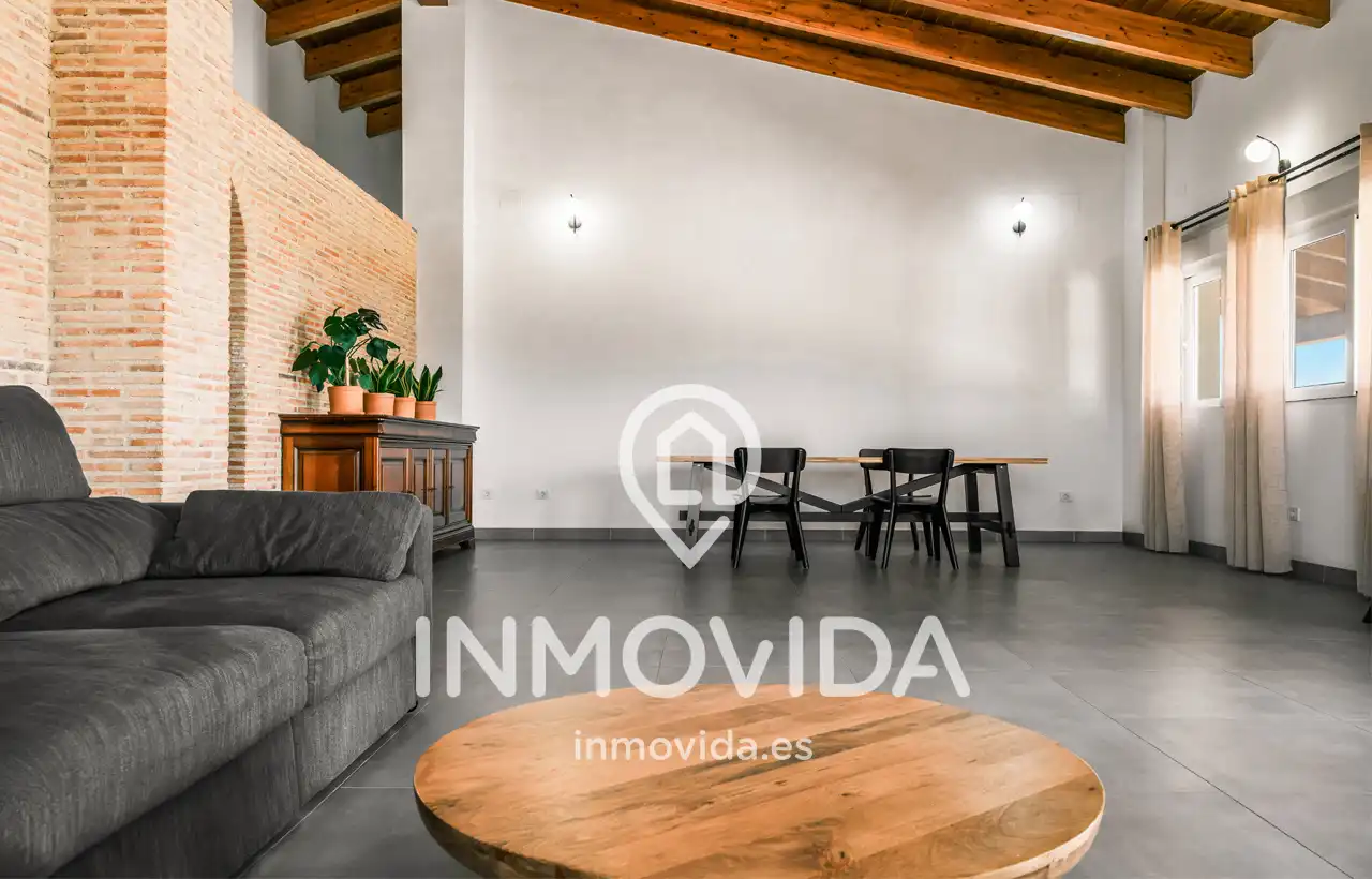 Sala d'estar de Casa o xalet en venda en L'Énova amb Aire condicionat, Jardí privat i Terrassa
