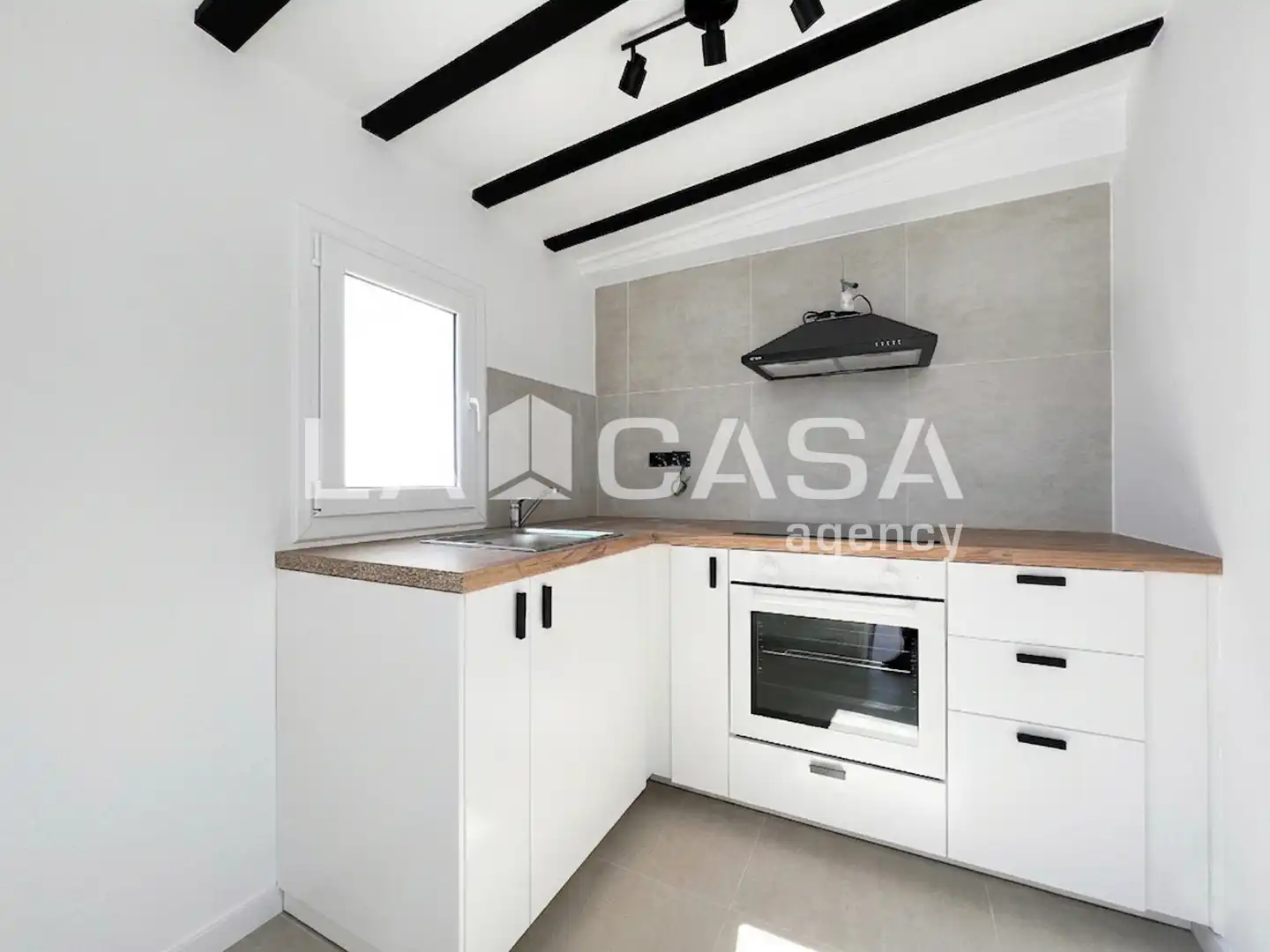 Kitchen of Flat for sale in Badalona  with Heating and Terrace