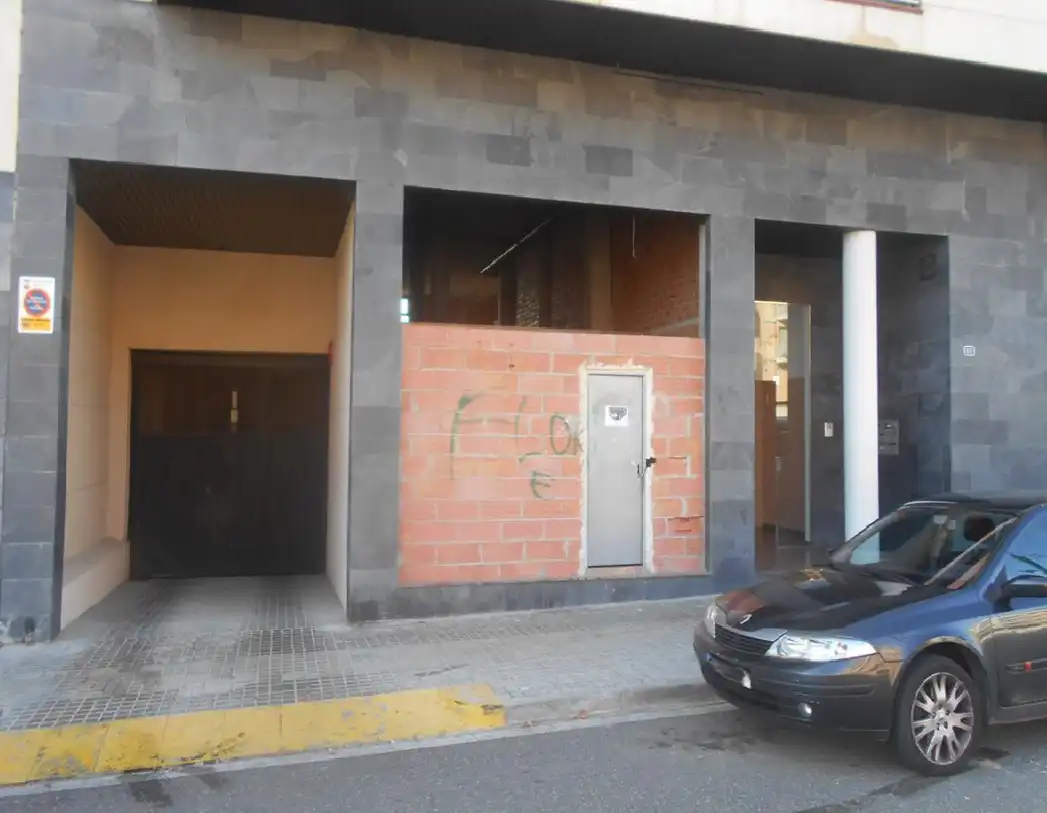 Local comercial en venda a Guillem De Rossello, imagen 2
