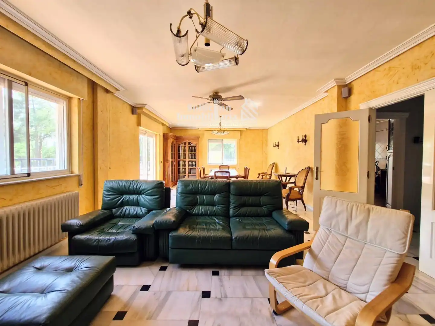 Wohnzimmer von Einfamilien-Reihenhaus zum Verkauf in Alba de Tormes mit Heizung, Abstellraum und Schwimmbad