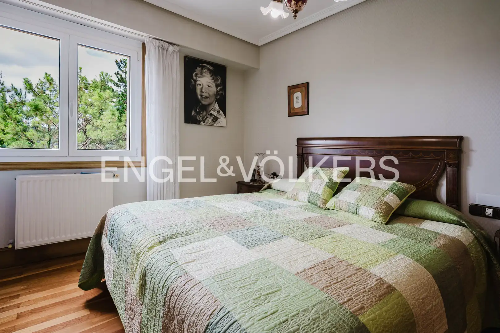 Bedroom of Houses for sale in Donostia - San Sebastián   with Air Conditioner, Heating and Private garden