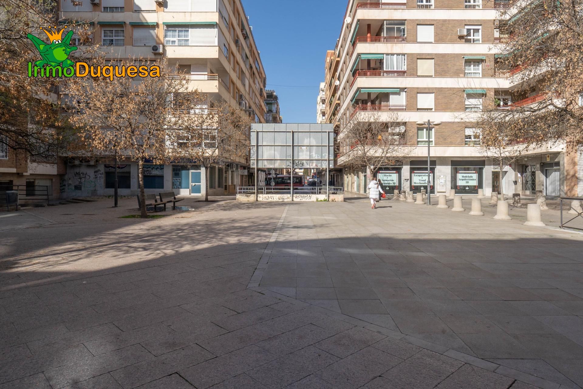 Vista exterior de Pis en venda en  Granada Capital amb Calefacció, Terrassa i Traster
