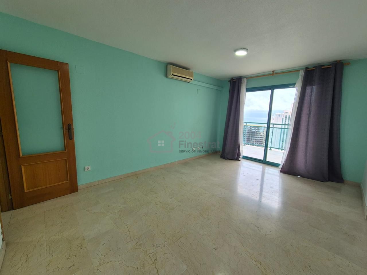 Dormitori de Pis en venda en Villajoyosa / La Vila Joiosa amb Terrassa, Piscina i Balcó