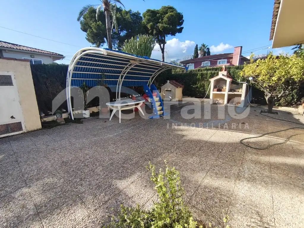 Vista exterior de Casa o chalet en venta en Benidorm con Piscina