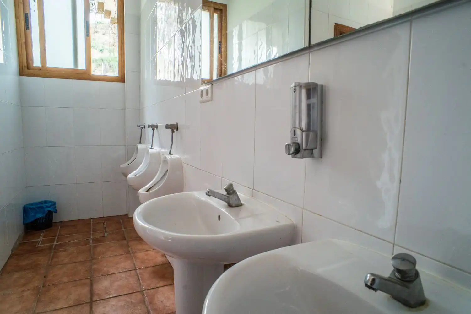 Bany de Casa o xalet en venda en Loja amb Jardí privat, Terrassa i Piscina