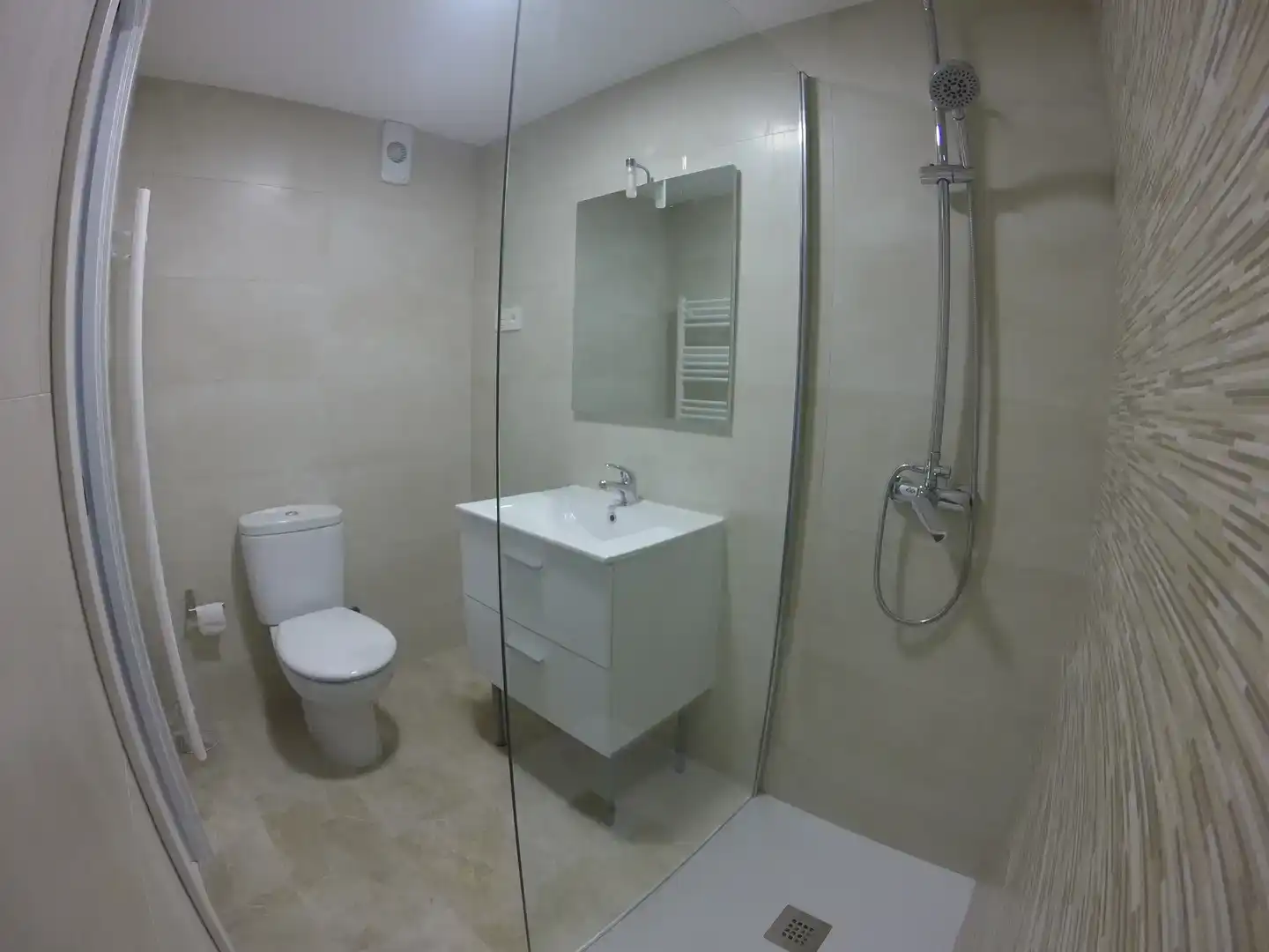 Baño de Piso de alquiler en El Ejido - Santa Ana