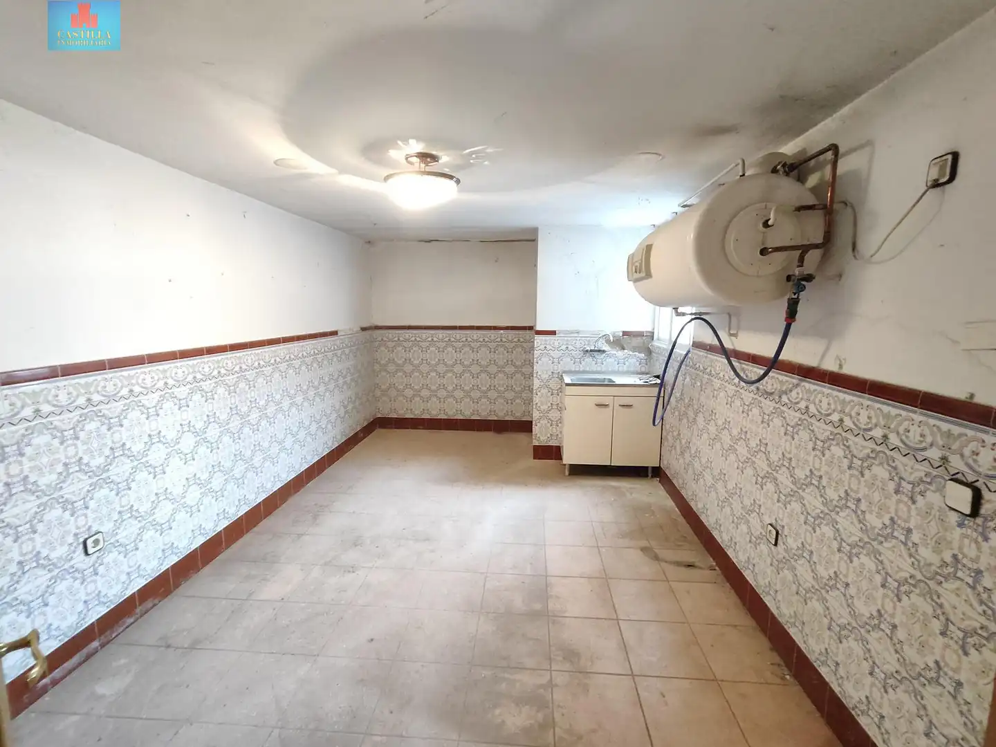 Casa adosada en venta en Ávila con Calefacción, Jardín privado y Trastero