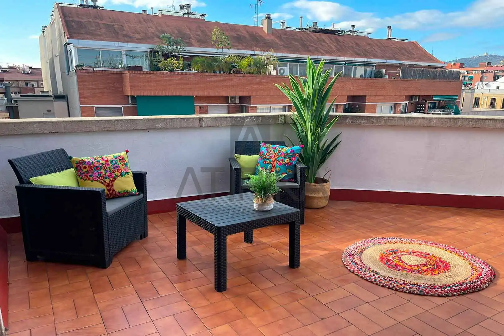 Attic for rent in El Camp de l'Arpa del Clot