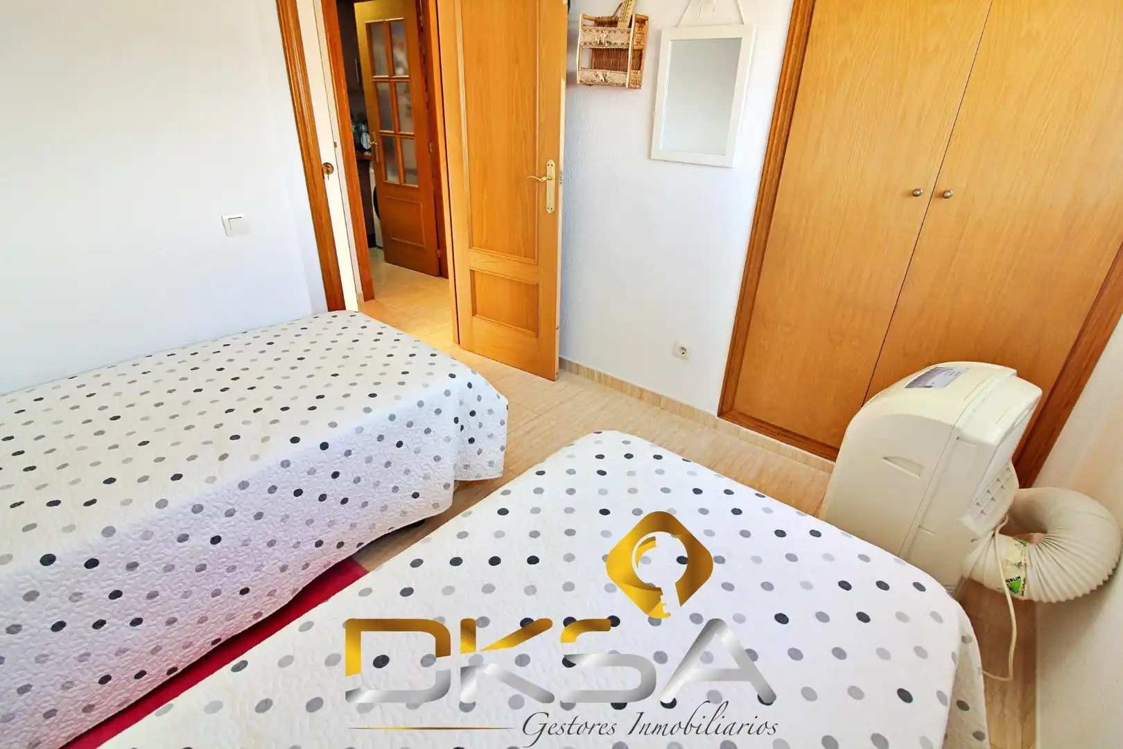 Apartment with pool for sale in Calle AMPLARIES, imagen 31