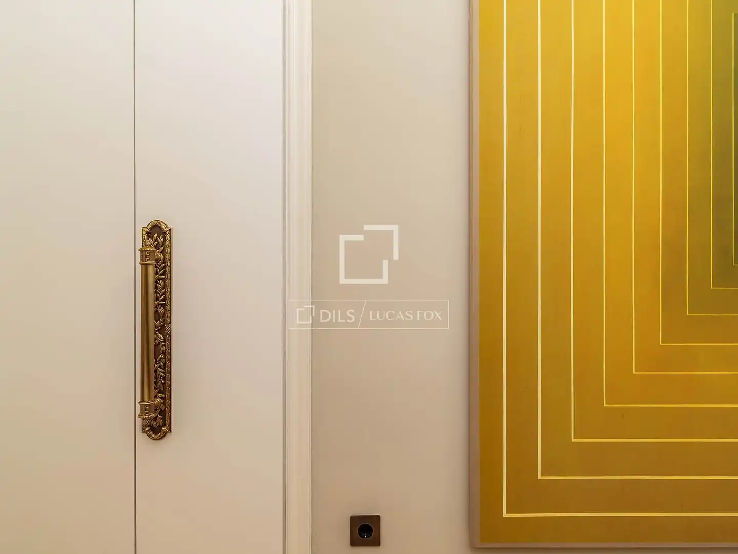 Flat for sale in Barcelona  with Air Conditioner, Heating and Furnished