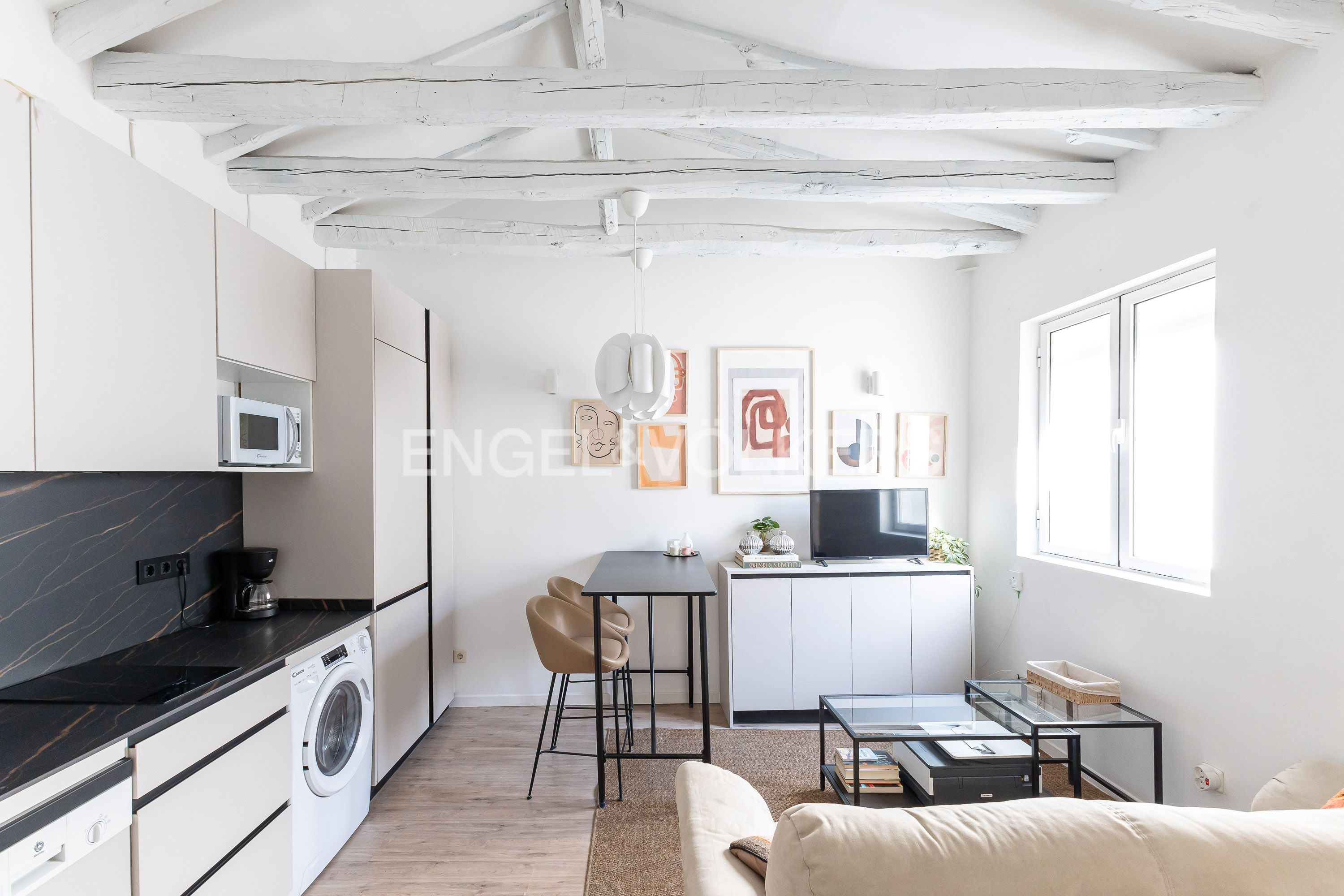 Cuina de Apartament de lloguer en  Madrid Capital amb Aire condicionat, Calefacció i Moblat