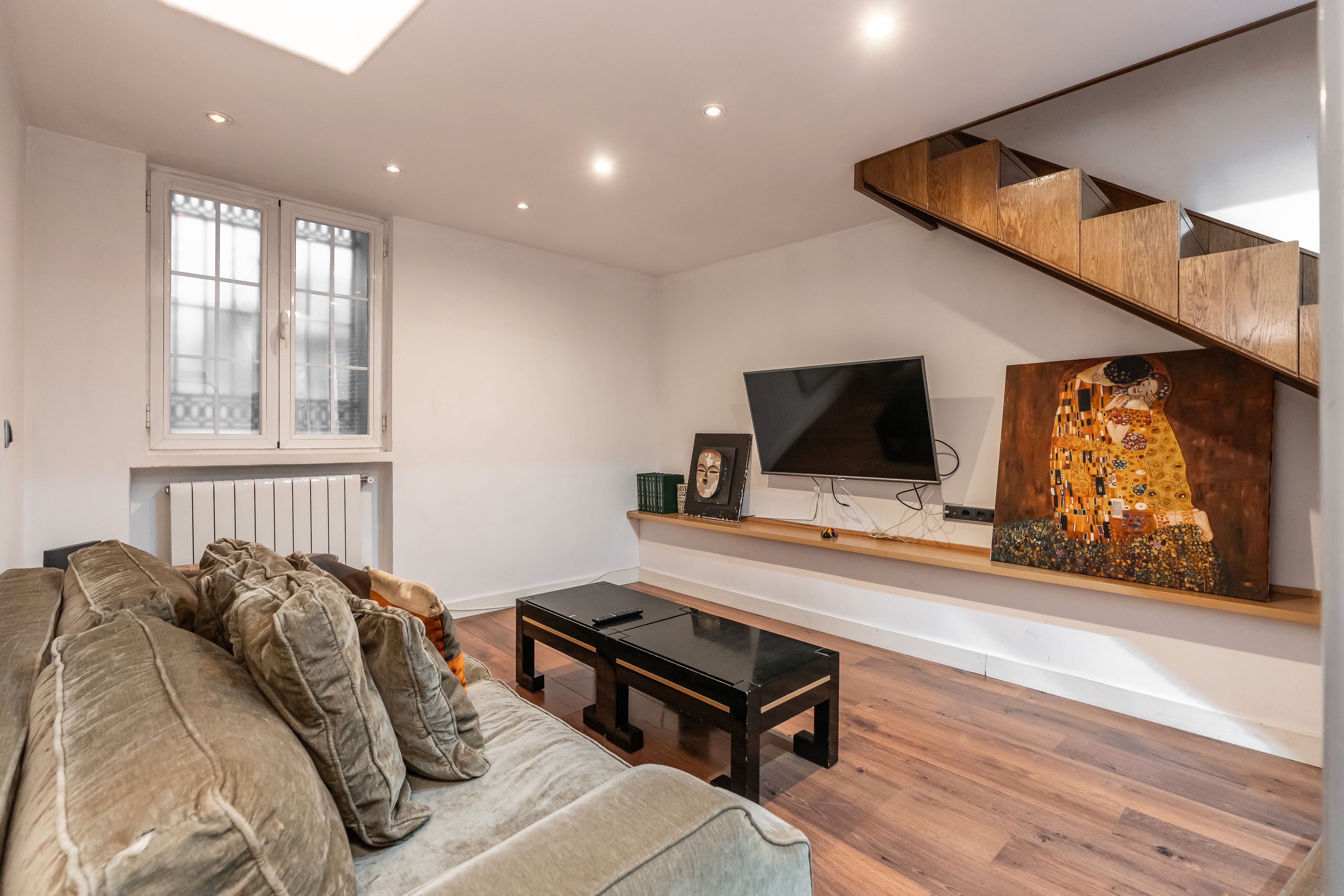 Sala d'estar de Pis en venda en  Madrid Capital amb Calefacció i Moblat