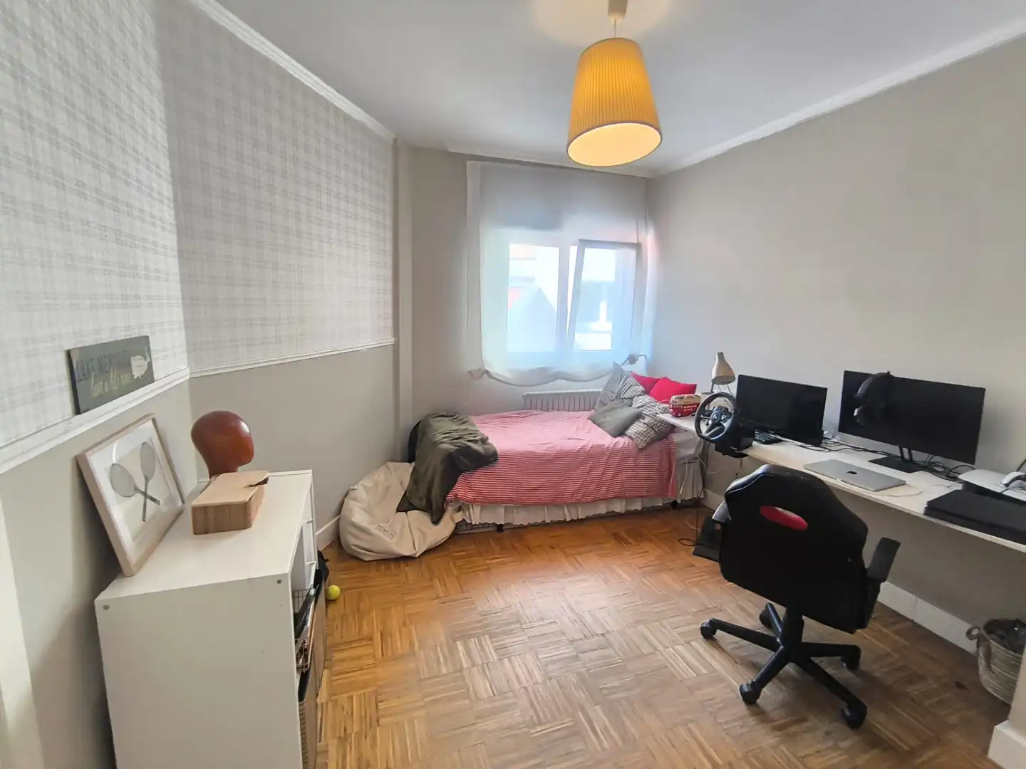 Habitación de Piso en venta en Pontevedra Capital  con Calefacción, Parquet y Horno