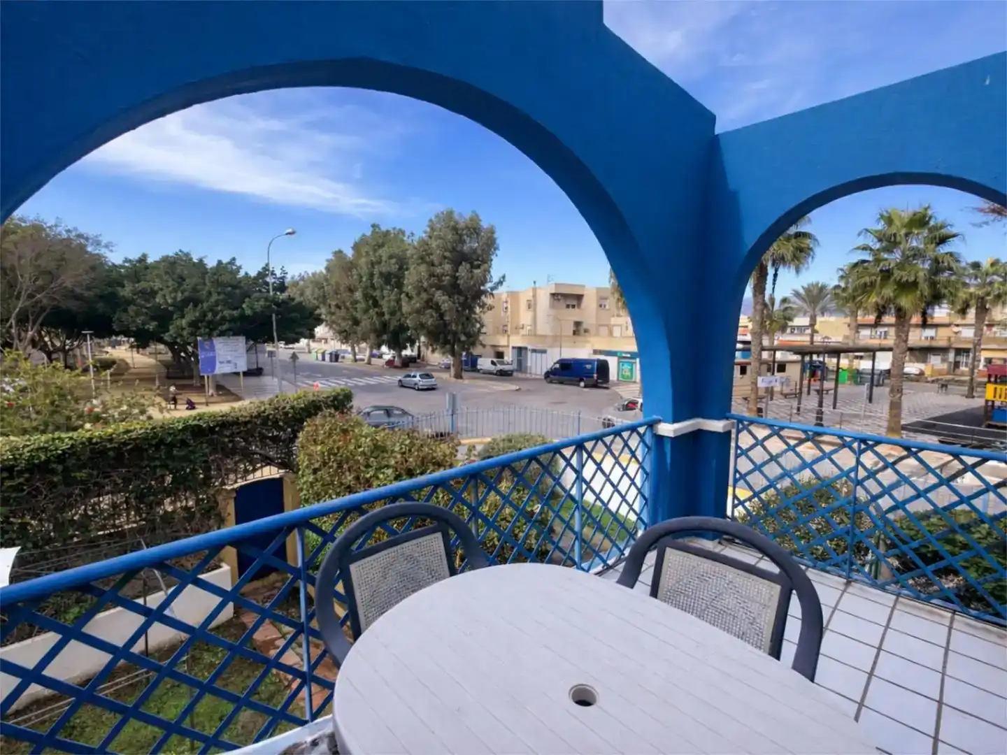 Terraza de Piso en venta en Roquetas de Mar con Aire acondicionado, Piscina y Amueblado