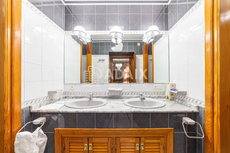 Badezimmer von Haus oder Chalet zum Verkauf in Úbeda mit Terrasse, Abstellraum und Balkon