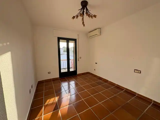 Habitación de Casa adosada en venta en Algeciras con Aire acondicionado, Jardín privado y Terraza