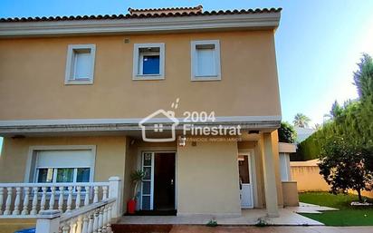 Vista exterior de Casa o xalet en venda en La Nucia amb Aire condicionat, Terrassa i Piscina