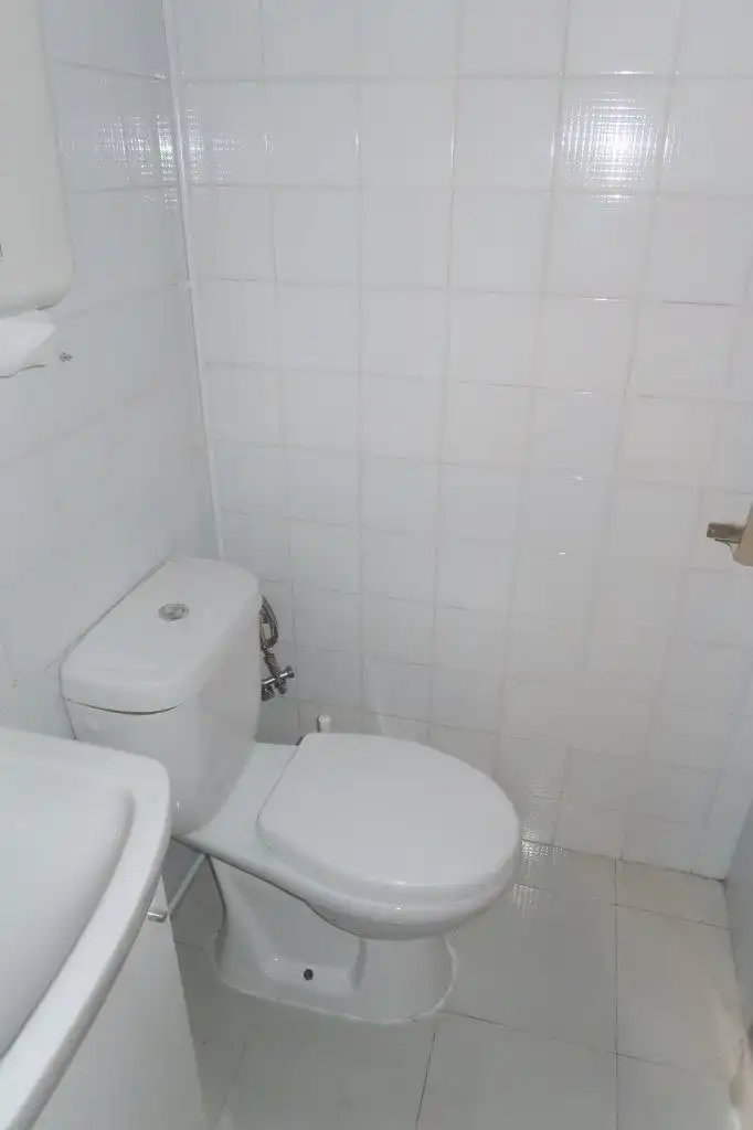 Bany de Local de lloguer en A Coruña Capital 
